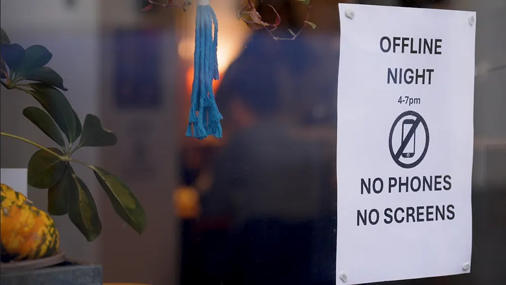 Digital Detox Coffee Shop