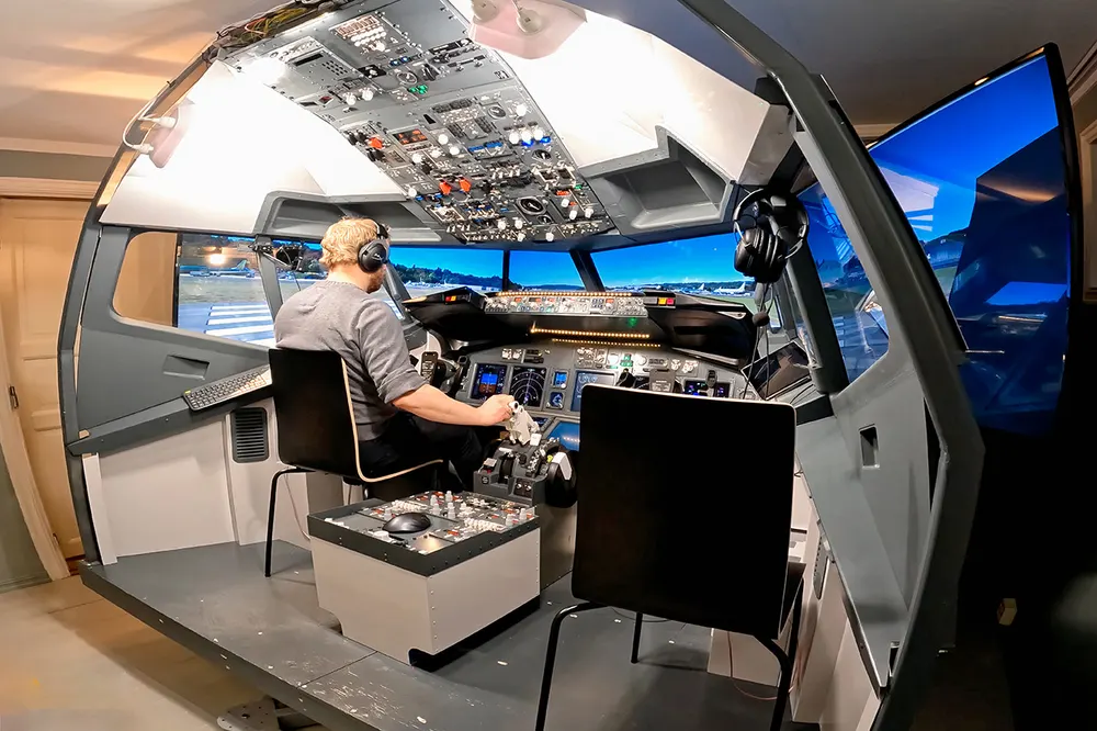 Mobile Flight Simulator Experience Camp